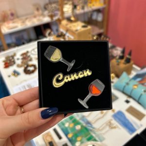 Pin's triple Canon et verre de vin ATELIER TROMBONE