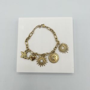 Bracelet avec chaîne maillons et breloques