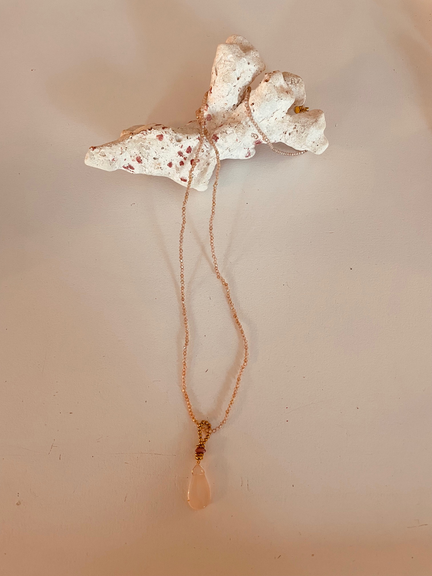 Collier beige zirkonia long MUJA JUMA