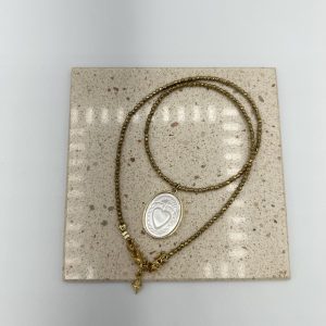 Collier Ex voto ovale Le monde est stone