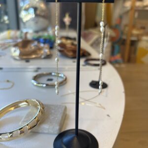 Boucles d'oreilles pendantes perles douces Héliance