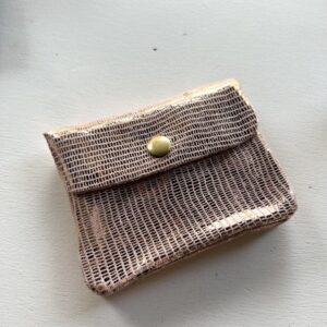 Porte monnaie en cuir irisé rose CRAZY LOU