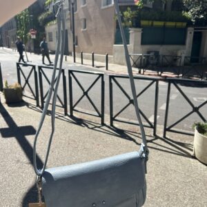 SAC à bandoulière bleu avec deux clous Mandoline