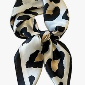 Alternative view of Foulard carré léopard - Lil'moon