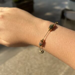 Bracelet Automne perles chocolat et sapin LES CLEIAS