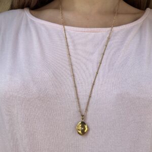 Collier doré médaillon Les Cleias